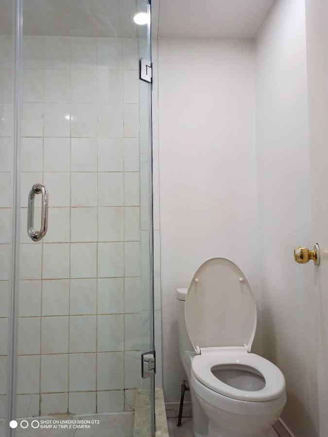 Stb-Double Bed With Private Washroom Toronto Exterior foto